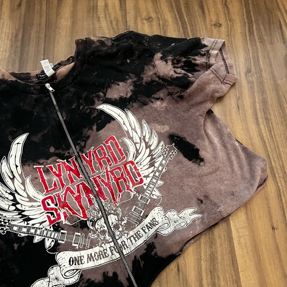 Trendy & Tipsy Redone Vintage Tee - Picture 5 of 7